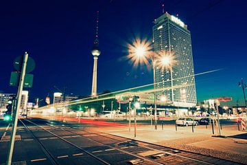 Berlin at Night: Alexanderplatz van Alexander Voss