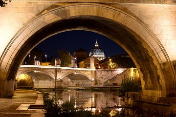 The Vatican in the evening by Tom Bennink