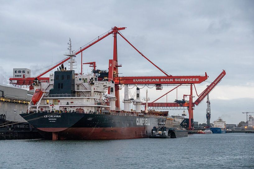 Navire de mer dans le port de Rotterdam par Janny Beimers