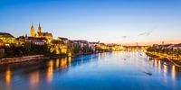 Basel mit dem Münster bei Nacht