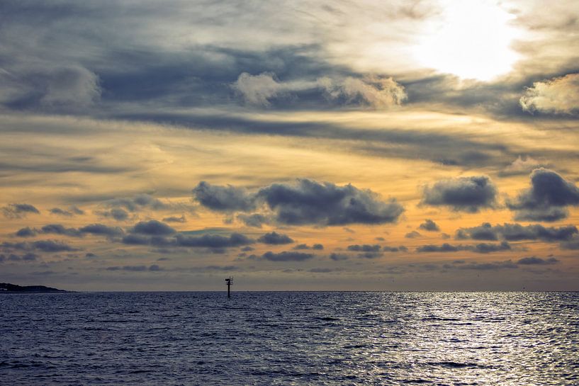 Mooie zonsondergang Noordzee van Miranda van Hulst