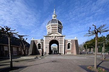 Monumentale Morspoort in Leiden van Peter Bartelings