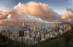 Hongkong, Skyline im Abendlicht vom Victoria Peak aus gesehen