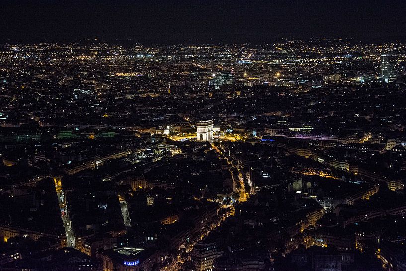 Arc the Triomphe - Eiffel tower at night by Femke Broekhuijsen