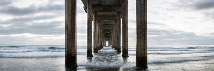 Brücke am Meer von Voss Fine Art Fotografie