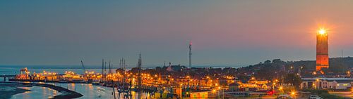 Panorama beeld van een zonsondergang bij de Brandaris, Terschelling