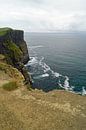 Die Cliffs of Moher sind die bekanntesten Klippen in Irland. von Babetts Bildergalerie Miniaturansicht