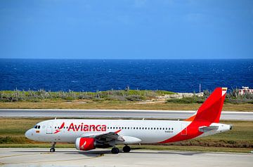 Vliegtuig van Avianca geland in Curaçao van Karel Frielink