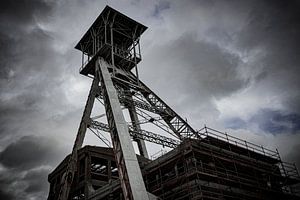 Mining tower van Johan Mooibroek