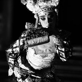 Balineese danseres zwartwit von Ry Bshvn