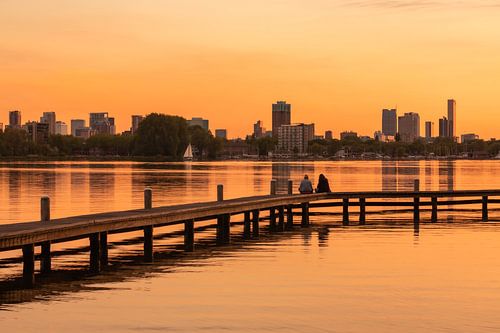 De Kralingseplas in Rotterdam tijdens een schitterende zonsondergang