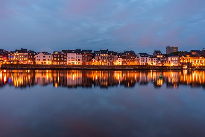 Maastricht by night mirrored in the Meuse (0111) by Reezyard