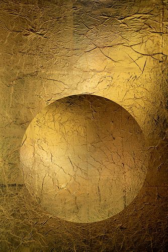 Ronde bal in goud. Minimalisme. 5