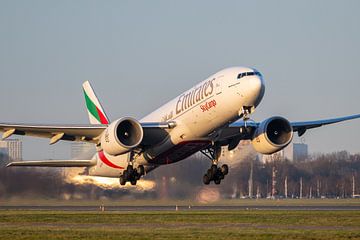 Emirates Cargo boeing 777 take off van Arthur Bruinen