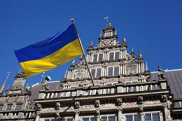 Vlag van Oekraïne op het stadhuis van Bremen, Bremen