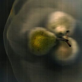 Birnen in einer Obstschale von Elles van der Veen