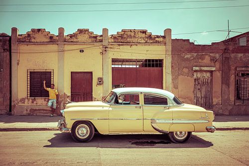Yellow Chevrolet Bel Air 1954 by Jan de Vries