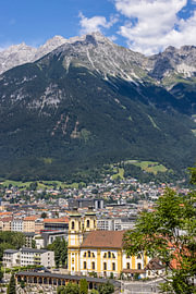 La basilique de Wilten et la Nordkette à Innsbruck  sur Melanie Viola