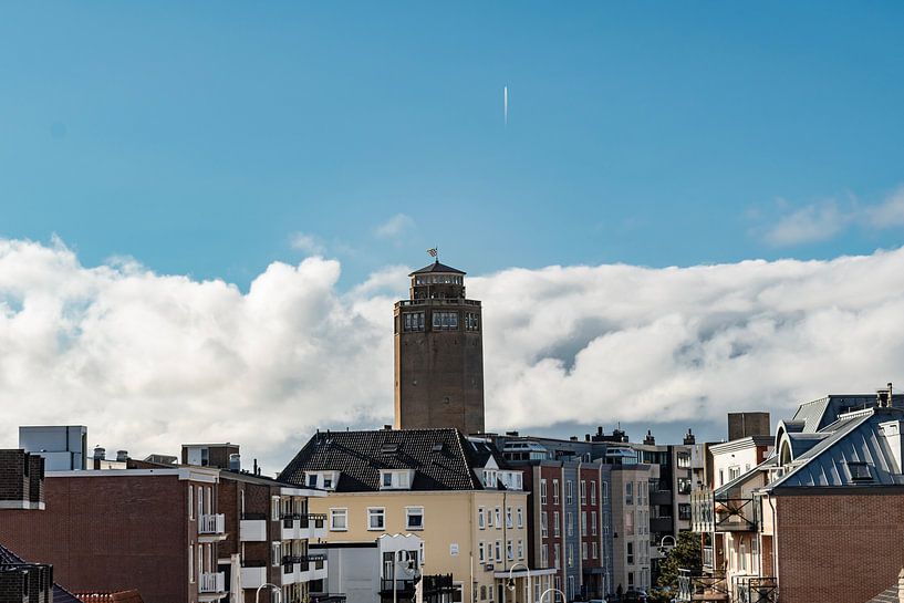 Wasserturm Sandvoort mit Flugzeugstreifen von Patrick van buuringen