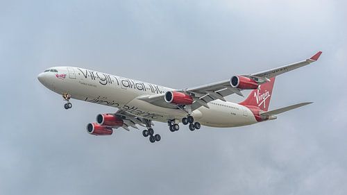Avion de ligne Airbus A340-300 de Virgin Atlantic.