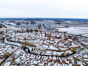 Luchtfoto van Hattem tijdens een koude winterochtend van Sjoerd van der Wal Fotografie
