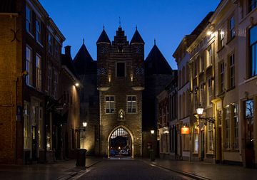 gevangenpoort bij avond in Bergen op Zoom by bart Verboven