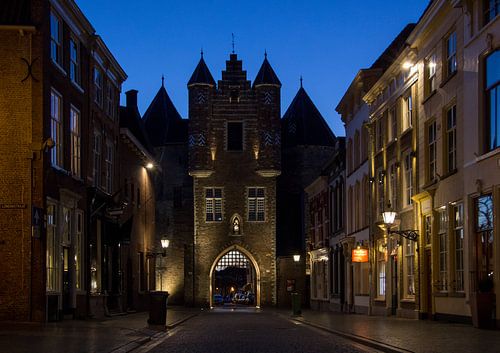 gevangenpoort bij avond in Bergen op Zoom