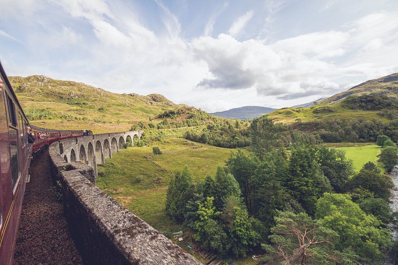 Over de beroemde Glenfinnan viaduct (Harry Potter) I van Geke Woudstra