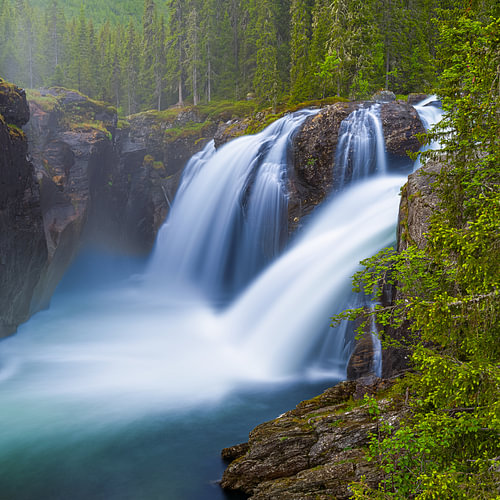 Cascade de Rjukandefossen, Buskerud, Norvège sur Henk Meijer Photography