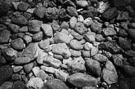 Ein Meer von Steinen in schwarz-weiß von Dennis Schaefer Miniaturansicht