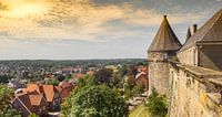Kleurrijk zonlicht over het kasteel in Bad Bentheim van Marc Venema thumbnail