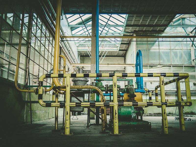 Many tubes by Martijn Tilroe