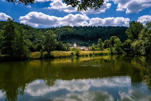 Idyllisch meer in de Altmühl-vallei