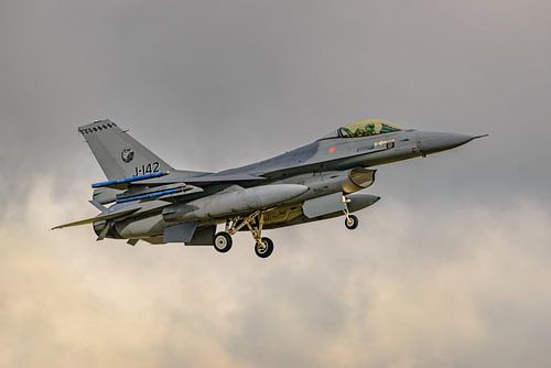 Nederlandse F-16 van het Solo Display Team 2014/2015.