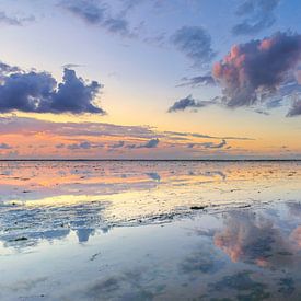 Panaroma du coucher de soleil sur la mer des Wadden sur Bas Meelker