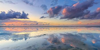 Panaroma du coucher de soleil sur la mer des Wadden