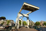 Die Skinny-Brücke über die Amstel in Amsterdam von Merijn van der Vliet Miniaturansicht