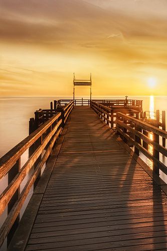 Boltenhagen pier bij zonsopgang portretfoto