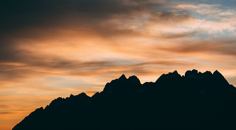 Berg silhouet von Cas Mulder