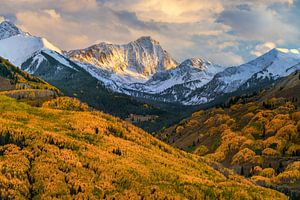Capitol Peak in Snowmass Photo - Paysage des montagnes Rocheuses enneigées - Pinacle d'automne