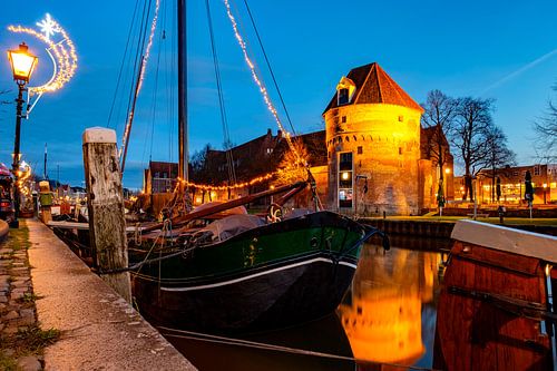 Zonsondergang over de Thorbeckegracht in Zwolle op kerstavond