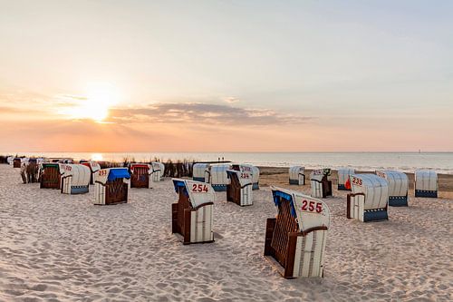 Strandstoelen aan de Noordzee in Cuxhaven-Duhnen