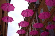 Regenschirme für Kampf gegen Brustkrebs in Albi, Frankreich von Atelier Liesjes Miniaturansicht