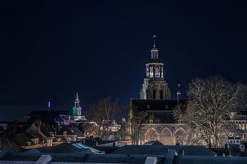 Bergen op Zoom skyline in the evening by Rick van Geel