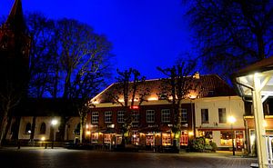 Het Plein in het Oude Dorp in Houten. sur Margreet van Beusichem