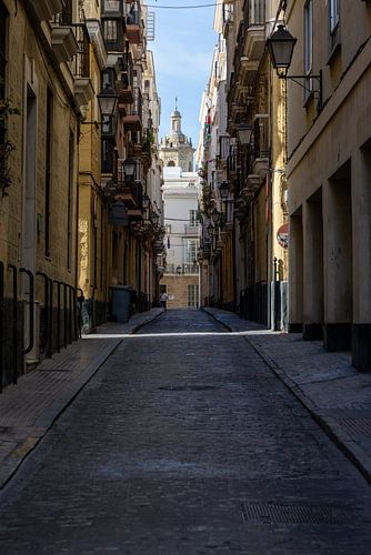 Een straatbeeld van een historische Mediterrane stad, Atlantische Oceaan. Cádiz, Andalusië, Spanje