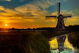 Sunset in Haren at the Paterswoldsemeer by Maarten Salverda