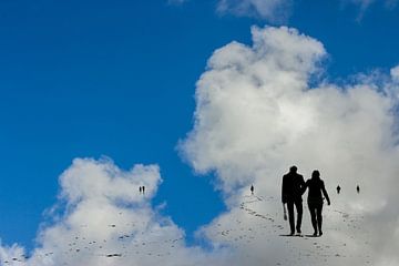Marchant sur les nuages