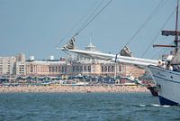 Minerva zeilt voor het Kurhaus