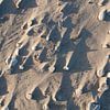 Sandstrand Draufsicht mit Schatten von Jonathan Schöps | UNDARSTELLBAR